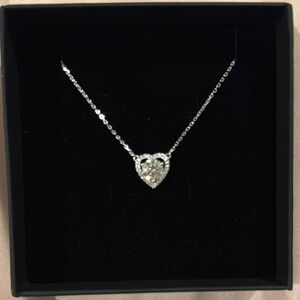 Elegant 925 Silver Heart Necklace 1ct  Moissanite